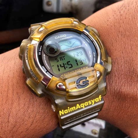 casio g-shock dw-8600-1v 4