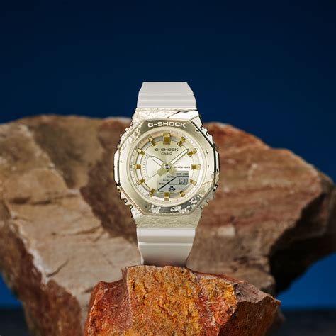 casio g-shock gm-s2140gem-9a 1