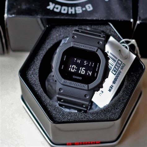 casio g-shock dw-5600-nagoya-grampus 1