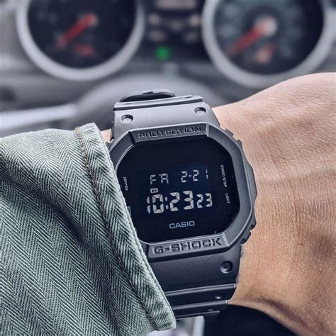 casio g-shock dw-5600bb-1 1