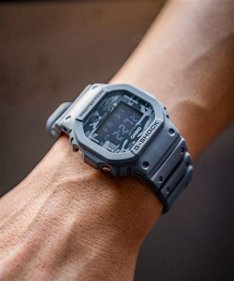 casio g-shock dw-5600ca-2 4