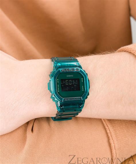 casio g-shock dw-5600sb-3 1