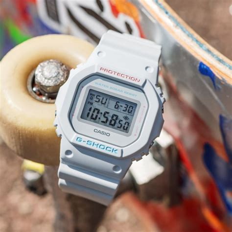 casio g-shock dw-5600sc-8 4