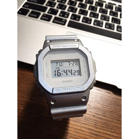 casio g-shock dw-5600sg-7 4