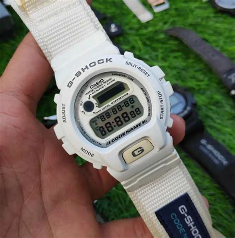 casio g-shock dw-6697-7b 4