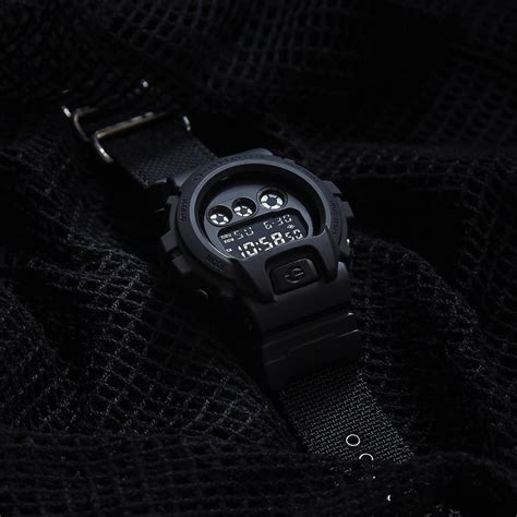 casio g-shock dw-6900bbn-1 4