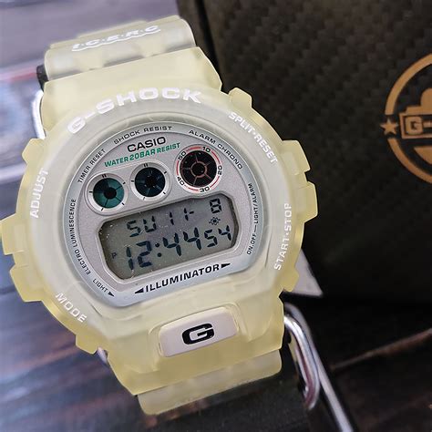 casio g-shock dw-6900k-8at 4