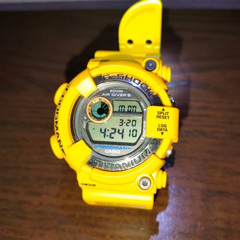 casio g-shock dw-8200ac-9t 1