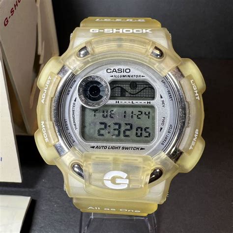 casio g-shock dw-8600k-2v 1