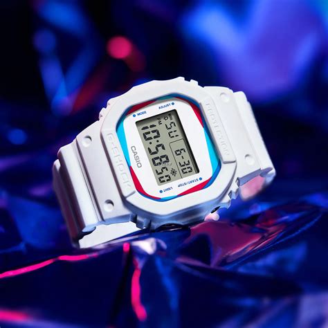 casio g-shock dwe-5600pr-2 4