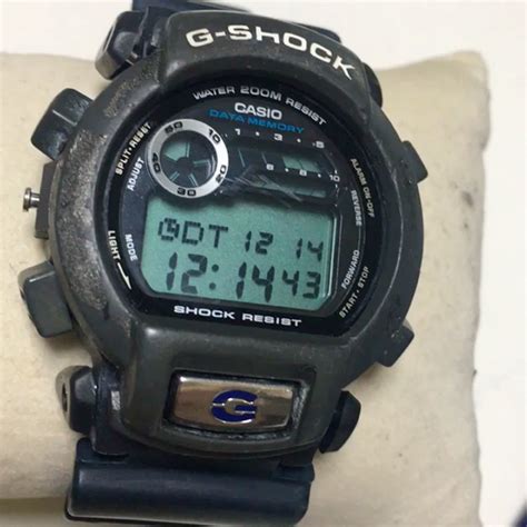 casio g-shock g-2210b-1v 1