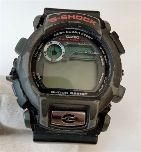 casio g-shock g-2210m-4v 4