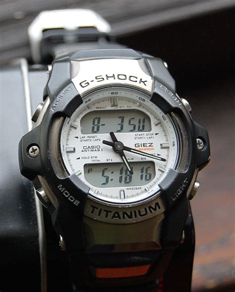 casio g-shock gs-300bw-7a 4