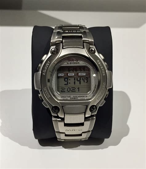 casio g-shock mrg-220t-1 2